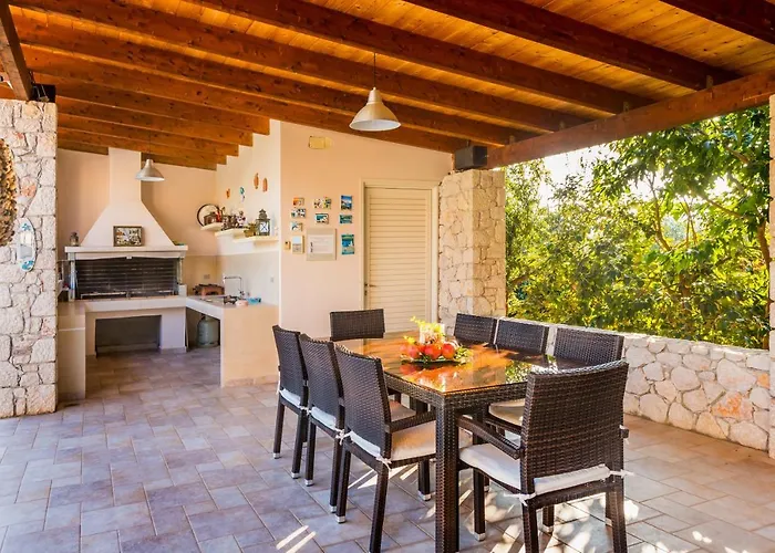 Elva Villa