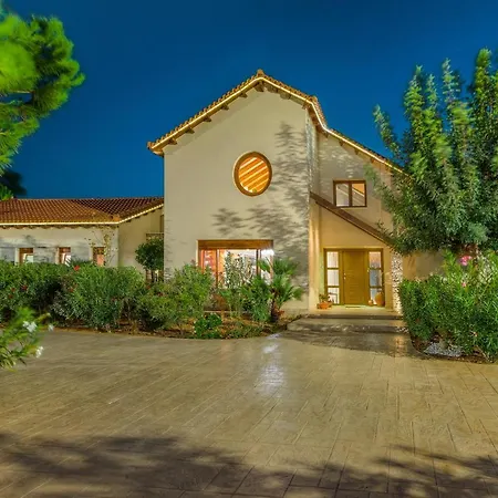 Elva Villa