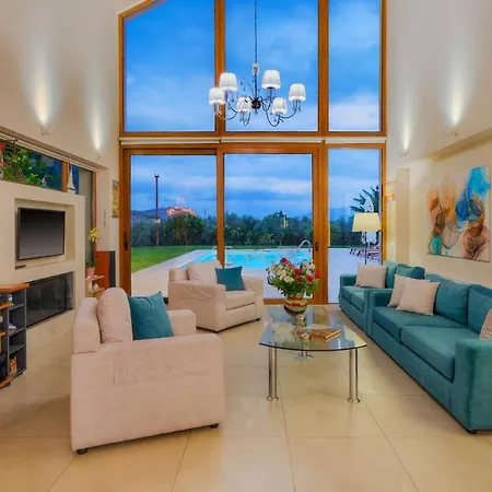 Elva Villa *
