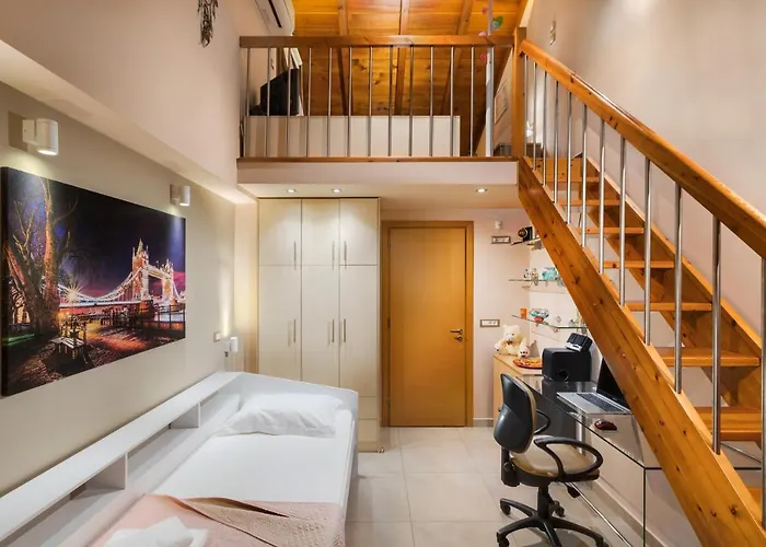 Elva * נאפפליו